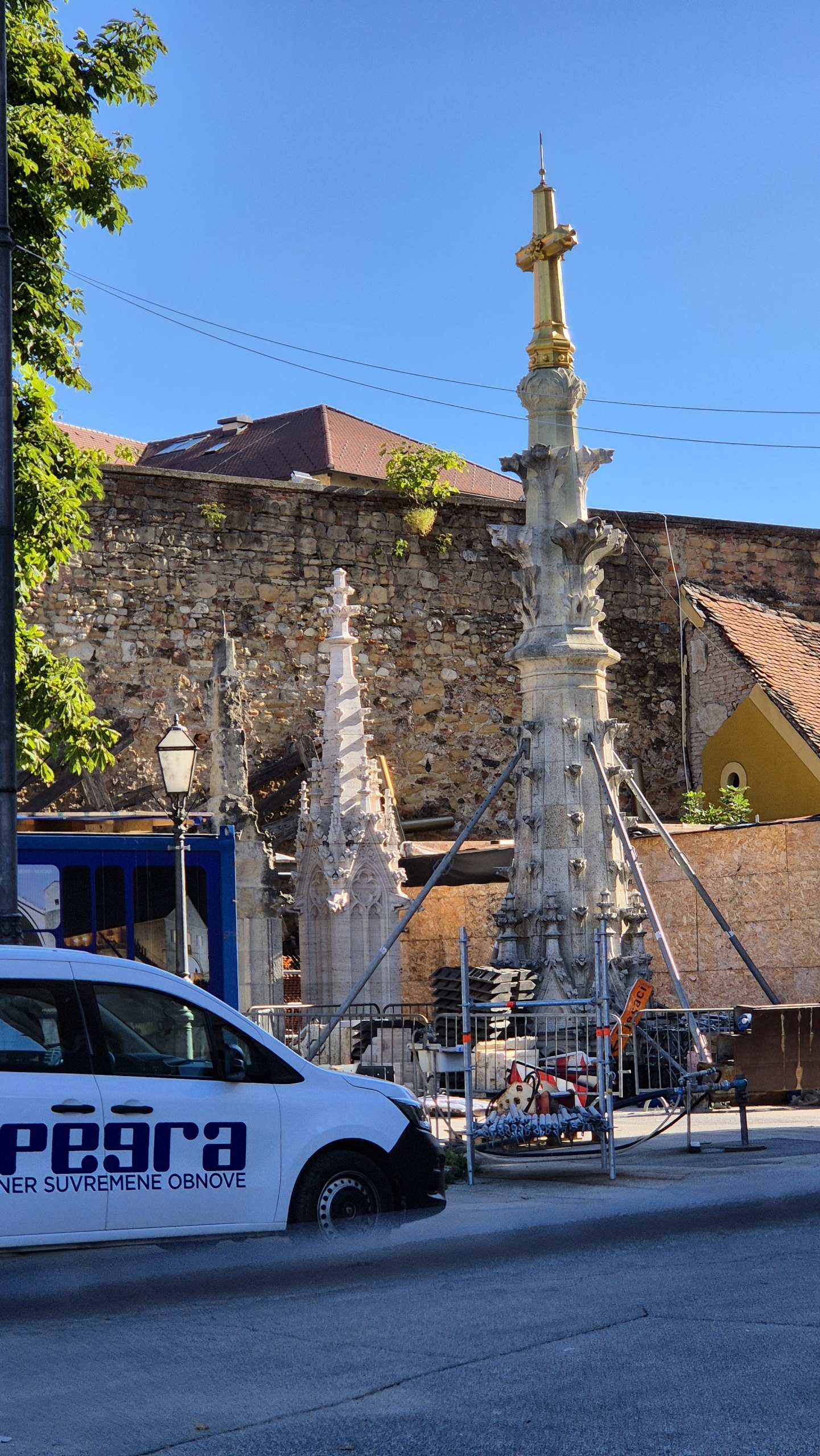 Removed stone pinnacles from Zagreb Cathedral supported during restoration