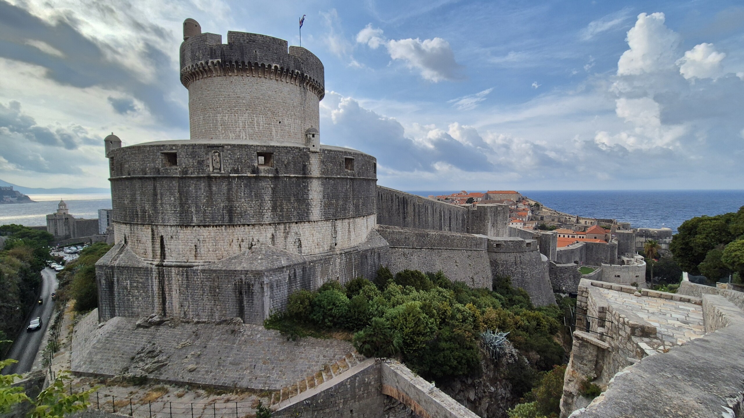 20260911_092128 Dubrovnik's round Minceta Tower and city walls under a cloudy sky