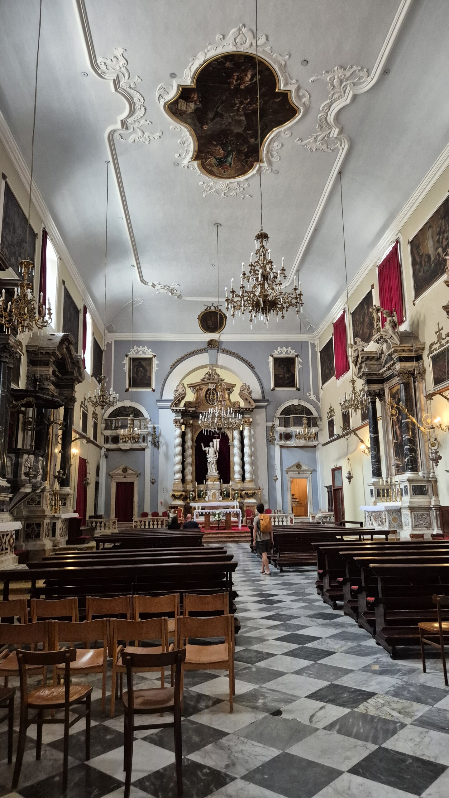 20260911_094928 The ornate interior of a church in Dubrovnik Old Town