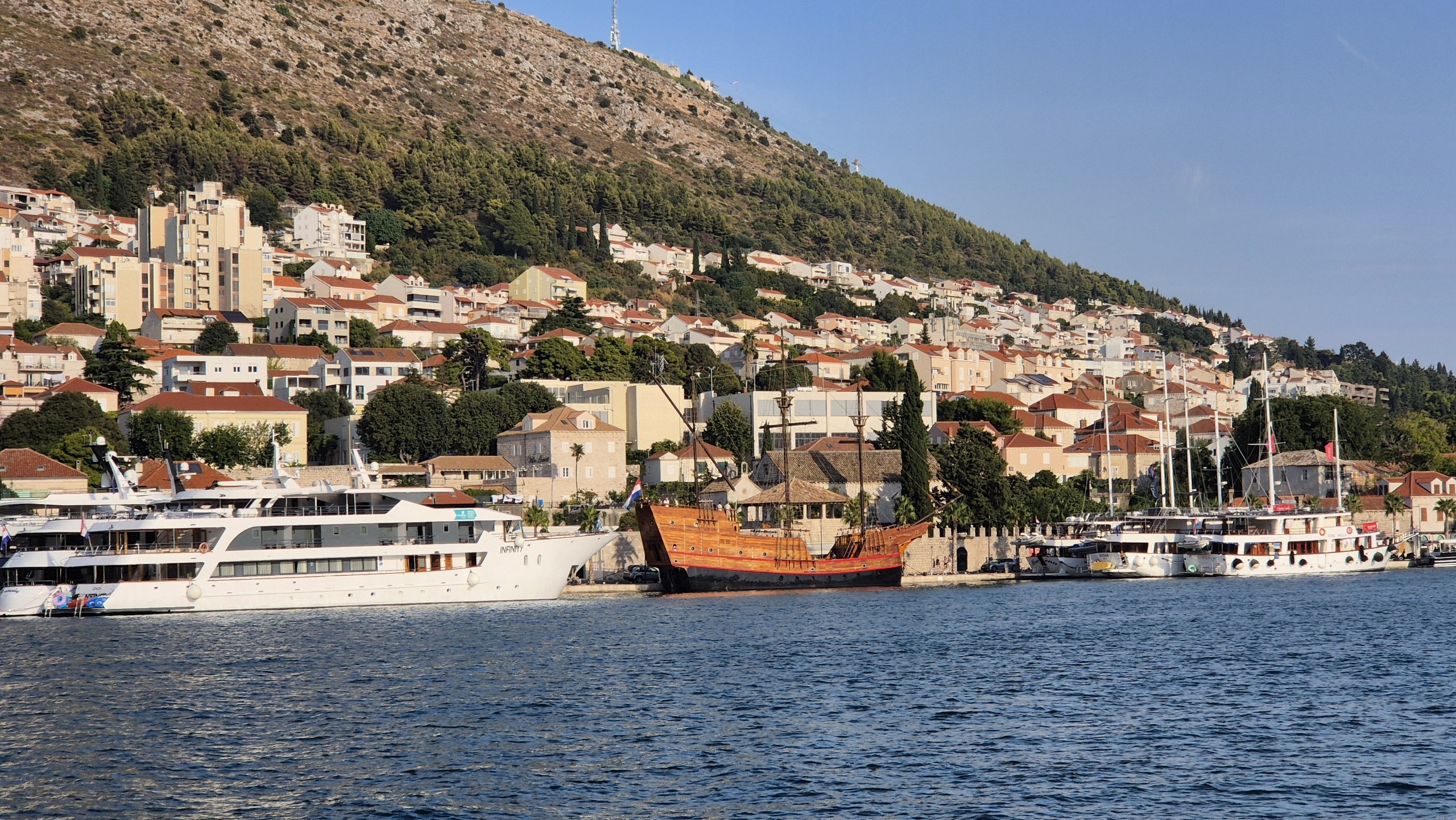Tour boats back in Gruz harbour at the end of the day