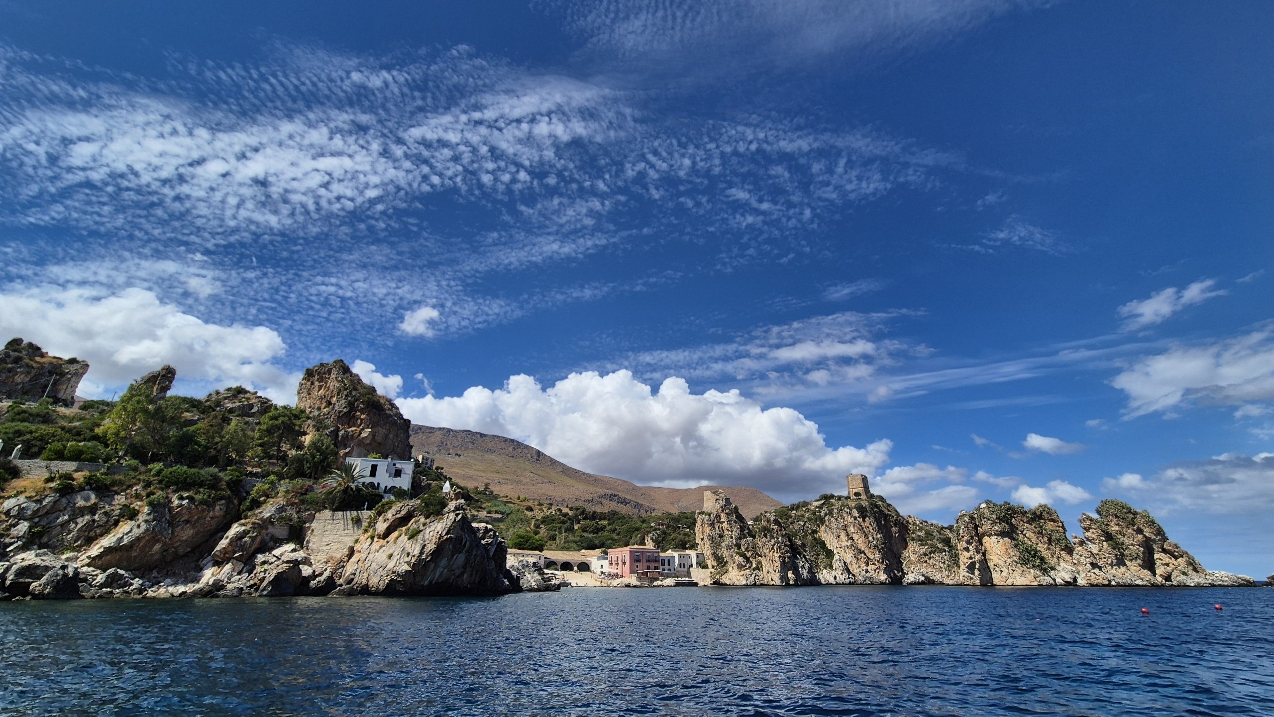 day49-scopello-faraglioni The Scopello faraglioni and tonnara under a big sky