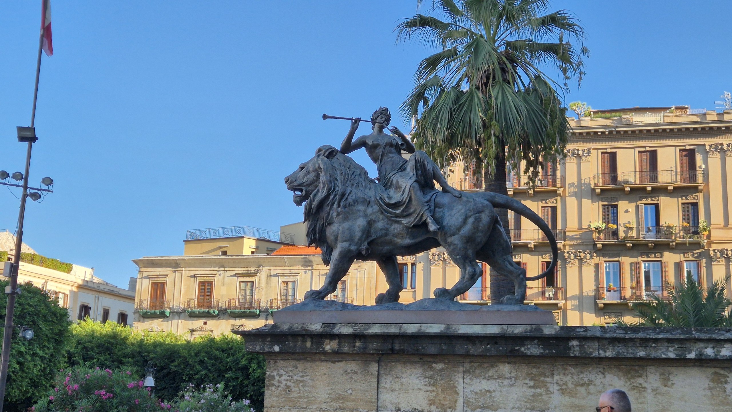 day51-teatro-massimo-lion The lion sculpture outside Teatro Massimo