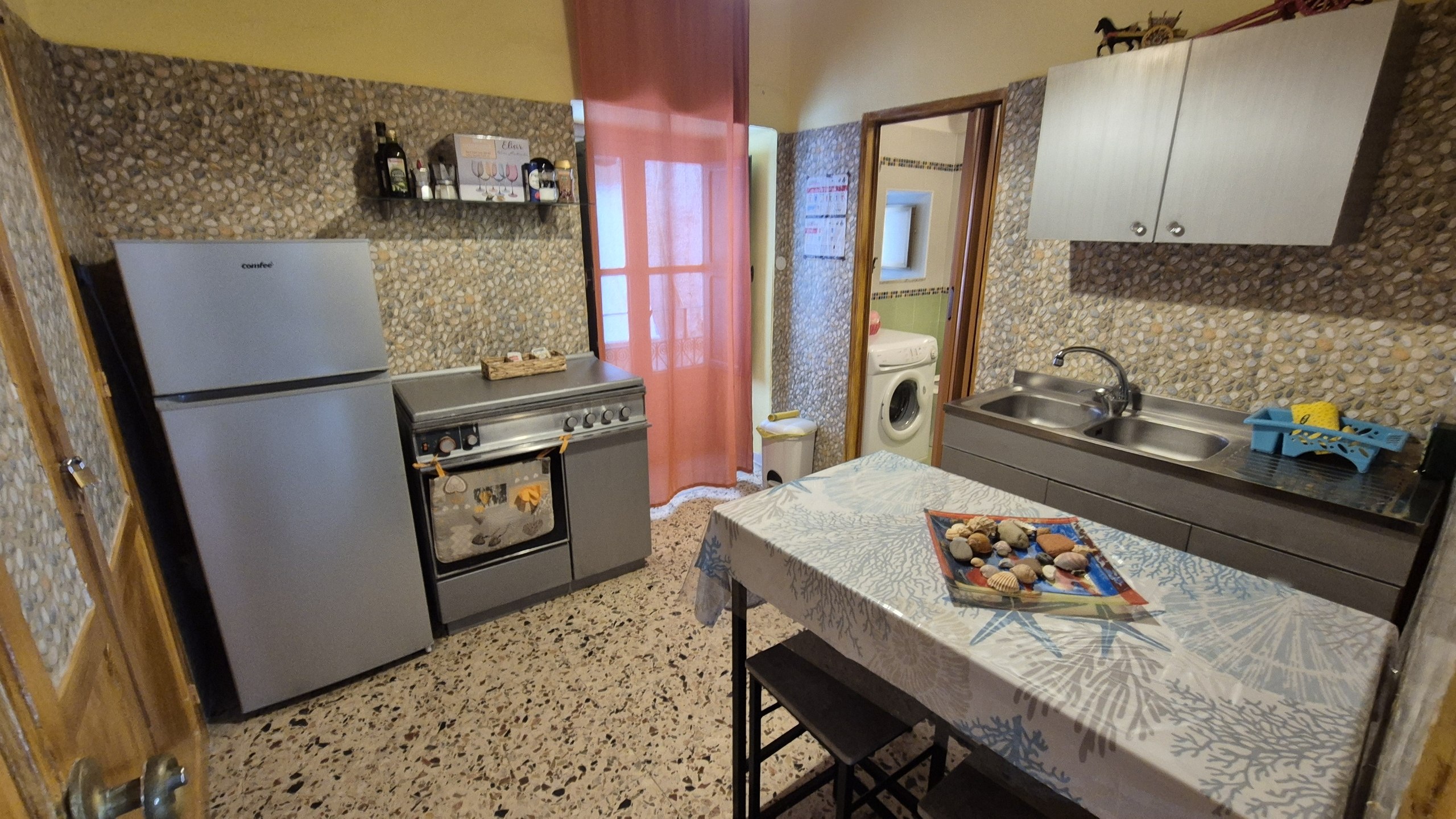 day52-cefalu-apartment-kitchen The apartment kitchen