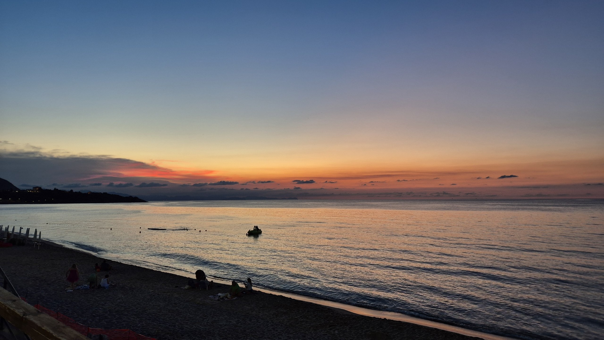 day52-cefalu-sunset Sunset over the sea at Cefalù