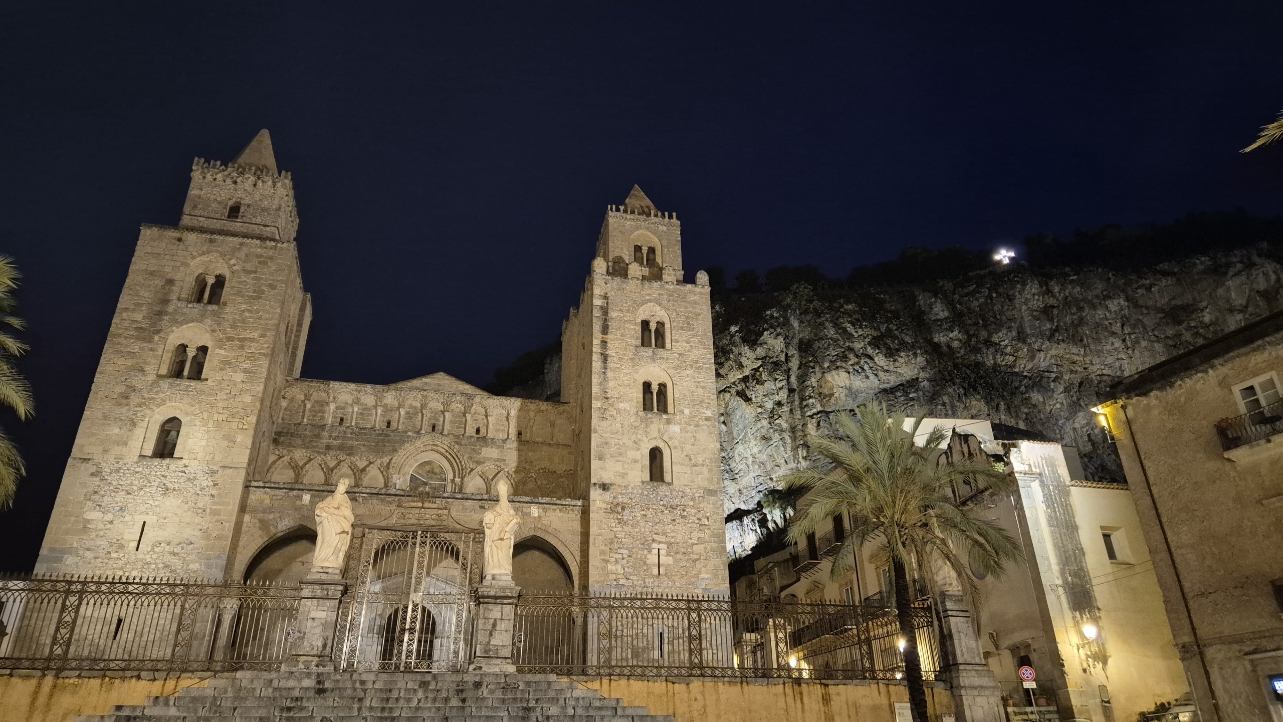 days53-54-cefalu-cathedral-night Cefalù Cathedral illuminated at night beneath La Rocca