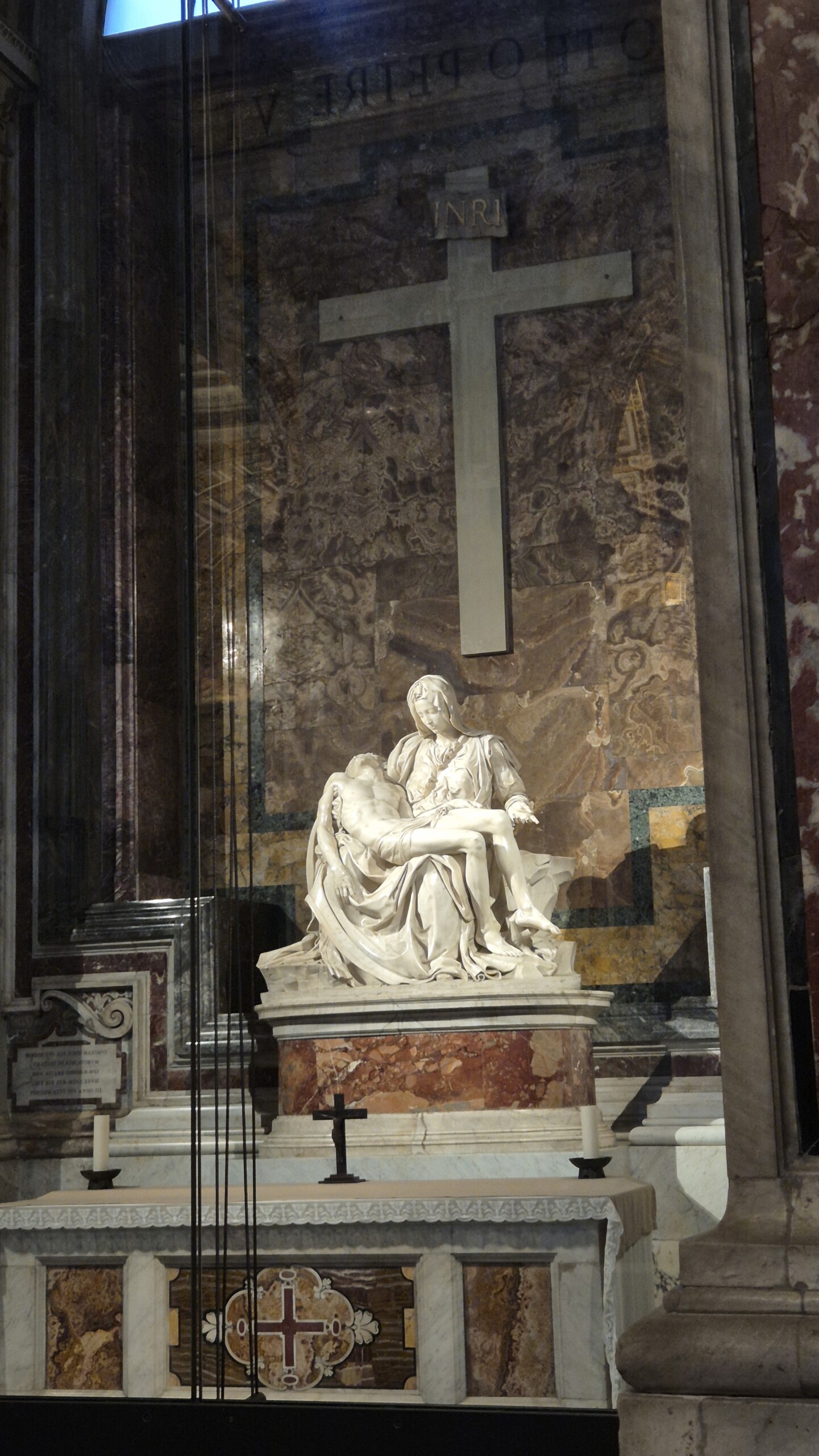 day64-michelangelo-pieta Michelangelo's Pietà behind glass in St Peter's Basilica