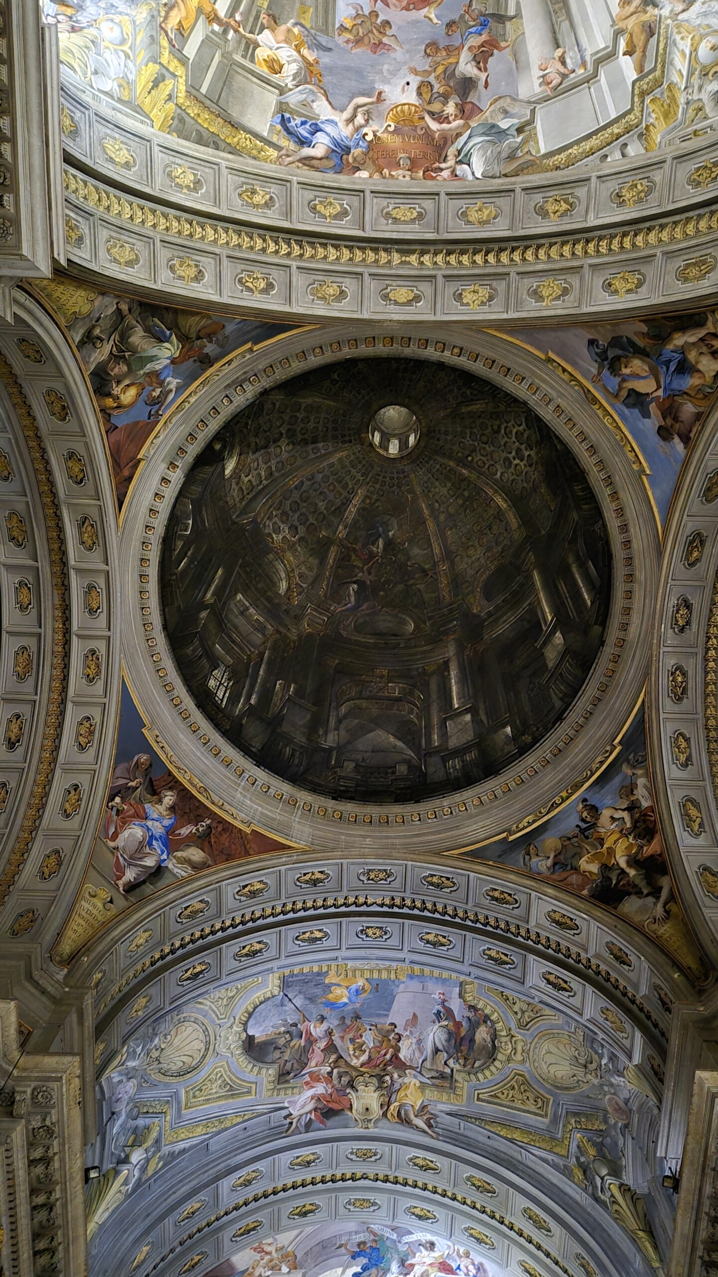 day64-santignazio-fake-dome The painted false dome at Sant'Ignazio, which is in fact a flat ceiling