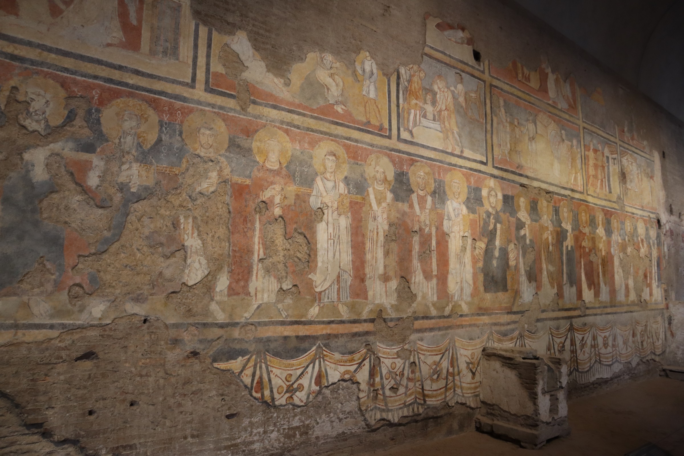 day66-santa-maria-antiqua-fresco Layers of early medieval frescoes in Santa Maria Antiqua