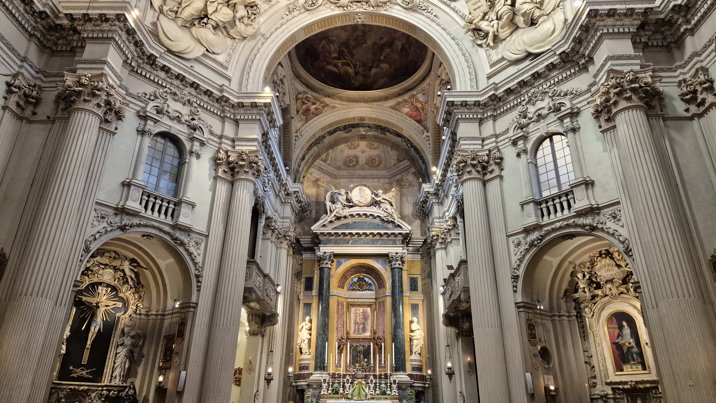 day68-bologna-baroque-church The ornate altar and interior of another Bologna church