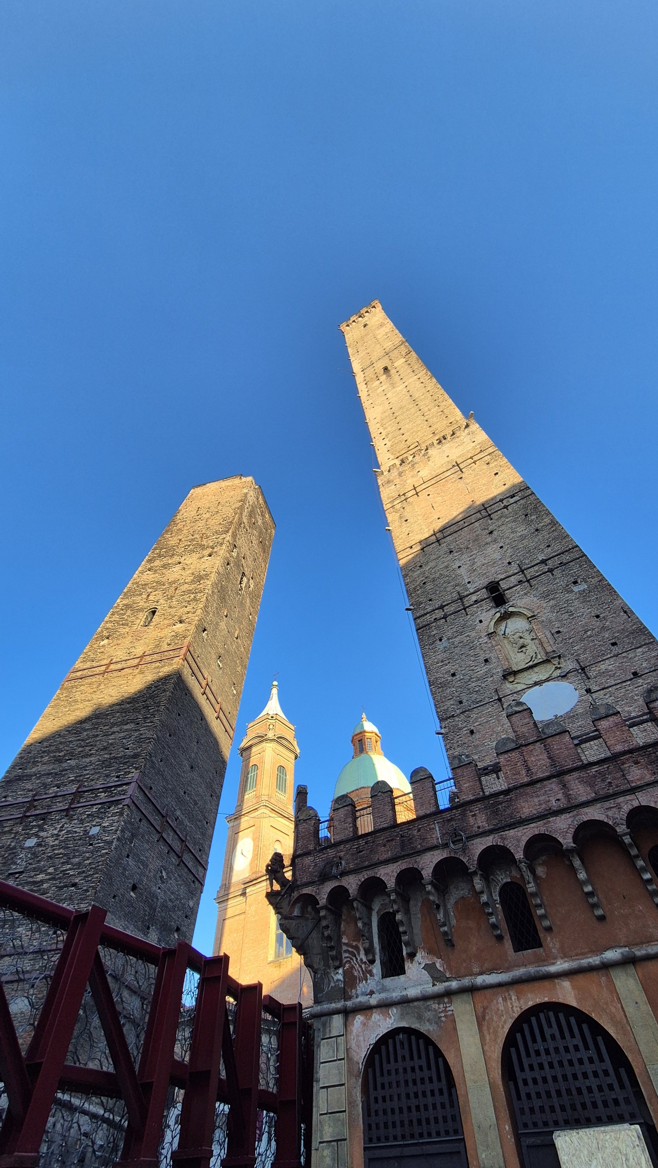 day68-bologna-two-towers The Asinelli and leaning Garisenda towers seen from below