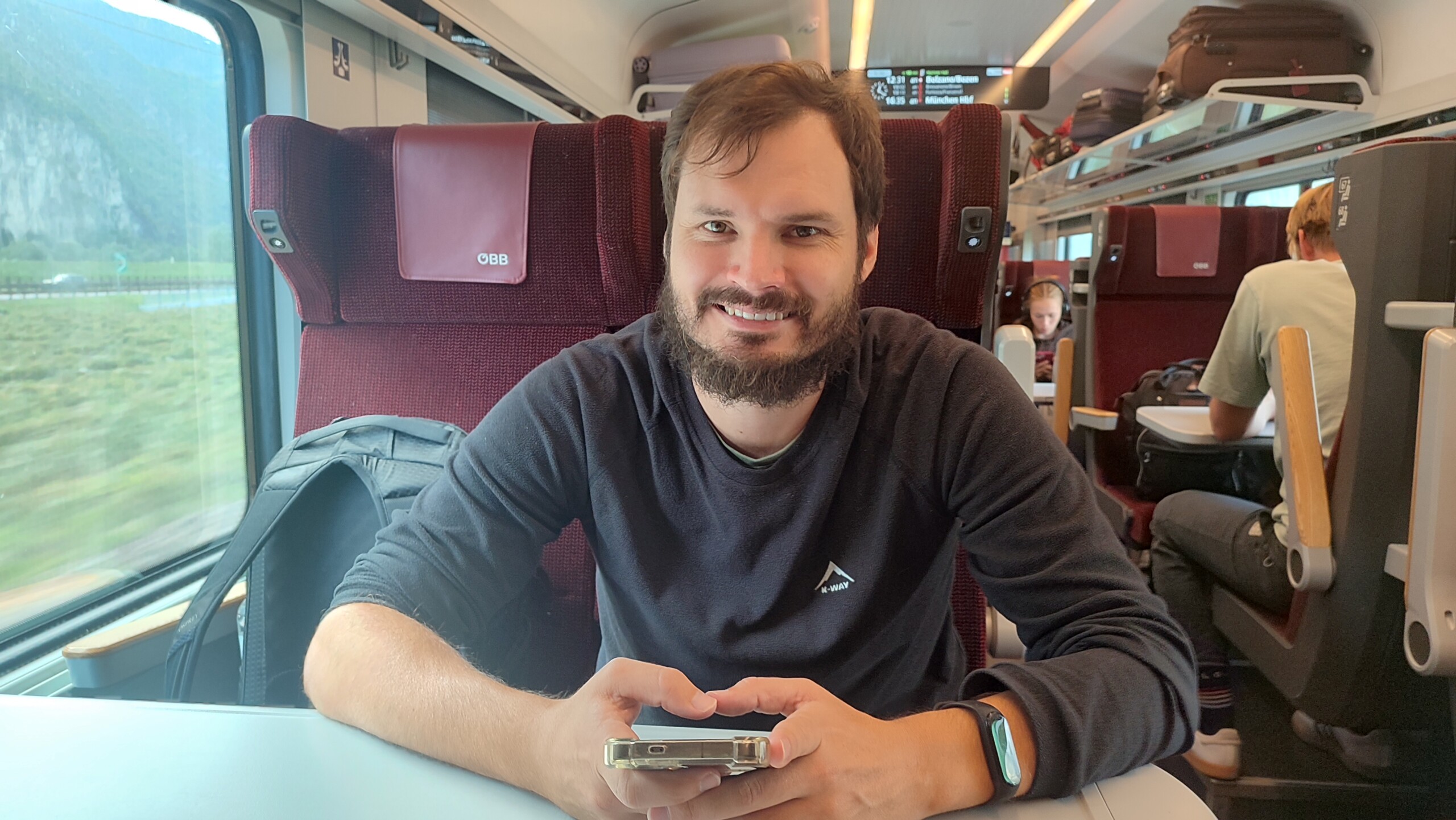 day71-hugo-rj86 Hugo finally seated aboard RJ 86 after the sprint through Trento